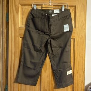 Women’s capri pants